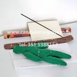 bambola voodoo verde per rituale di entrate denaro