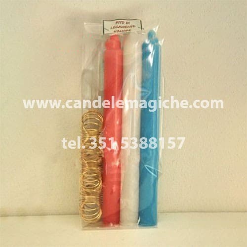 tre candele di cui una rosa, una bianca ed una celeste