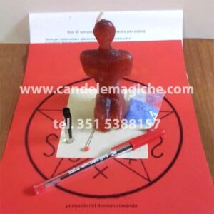 candela a forma di uomo per rito di sottomissione