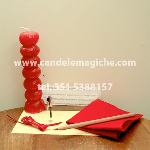 candela dai sette nodi rossa per rituale