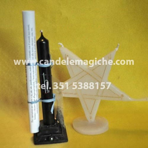 candela nera e candela a forma di stella per rito planetario di saturno