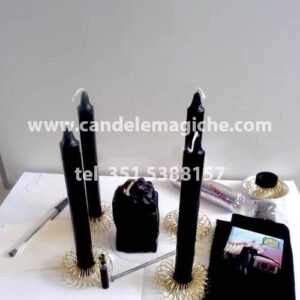 set di candele nere per svolgere il rituale del muro nero
