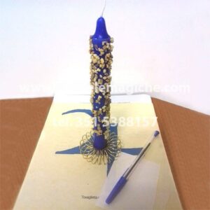 candela blu con incenso incastonato