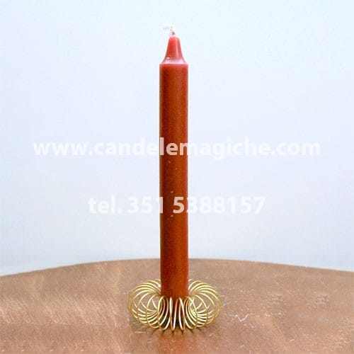 candela cilindrica di colore marrone