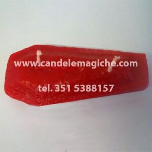 candela a forma di bara di colore rosso