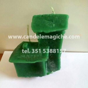 candela a forma di casa di colore verde