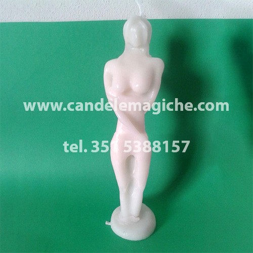 candela in cera bianca rappresentante una dagida donna bianca