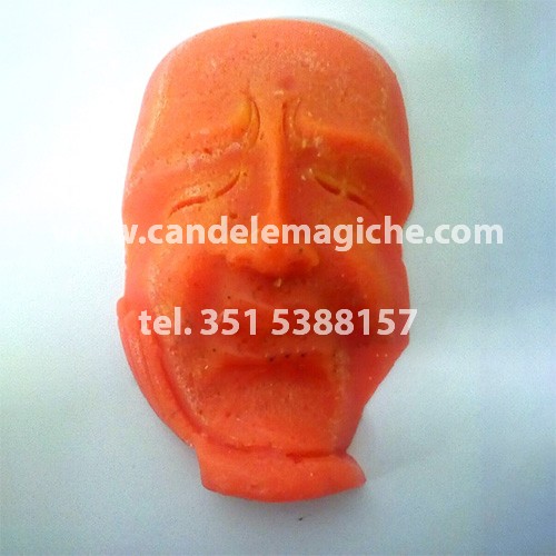 candela del pensiero di colore arancione