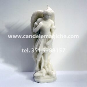 candela raffigurante la statuetta di san michele