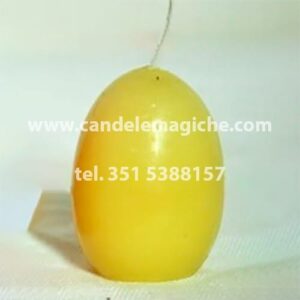 candela a forma di uovo di colore giallo