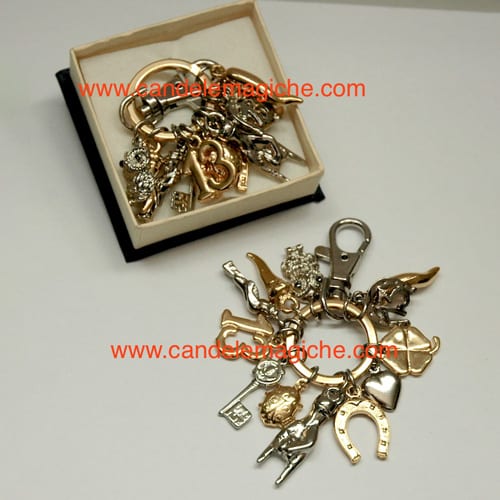 talismano portafortuna con 12 amuleti diversi