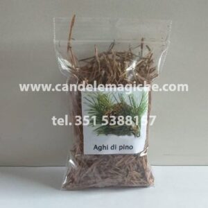 confezione di aghi di pino