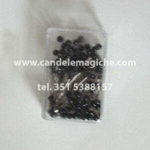 scatola di spilli con capocchia nera